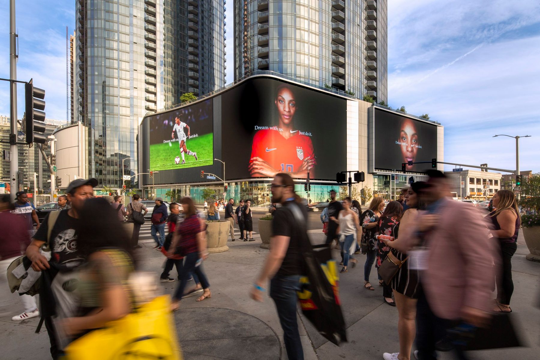 Circa LED Media Facade, HED, Los Angeles, CA, architectural exterior
